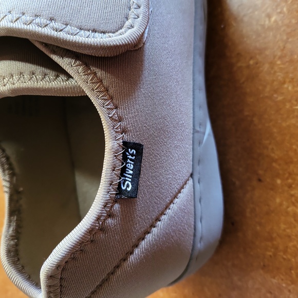 Silvert's Velcro shoes for the elderly - Picture 8 of 8